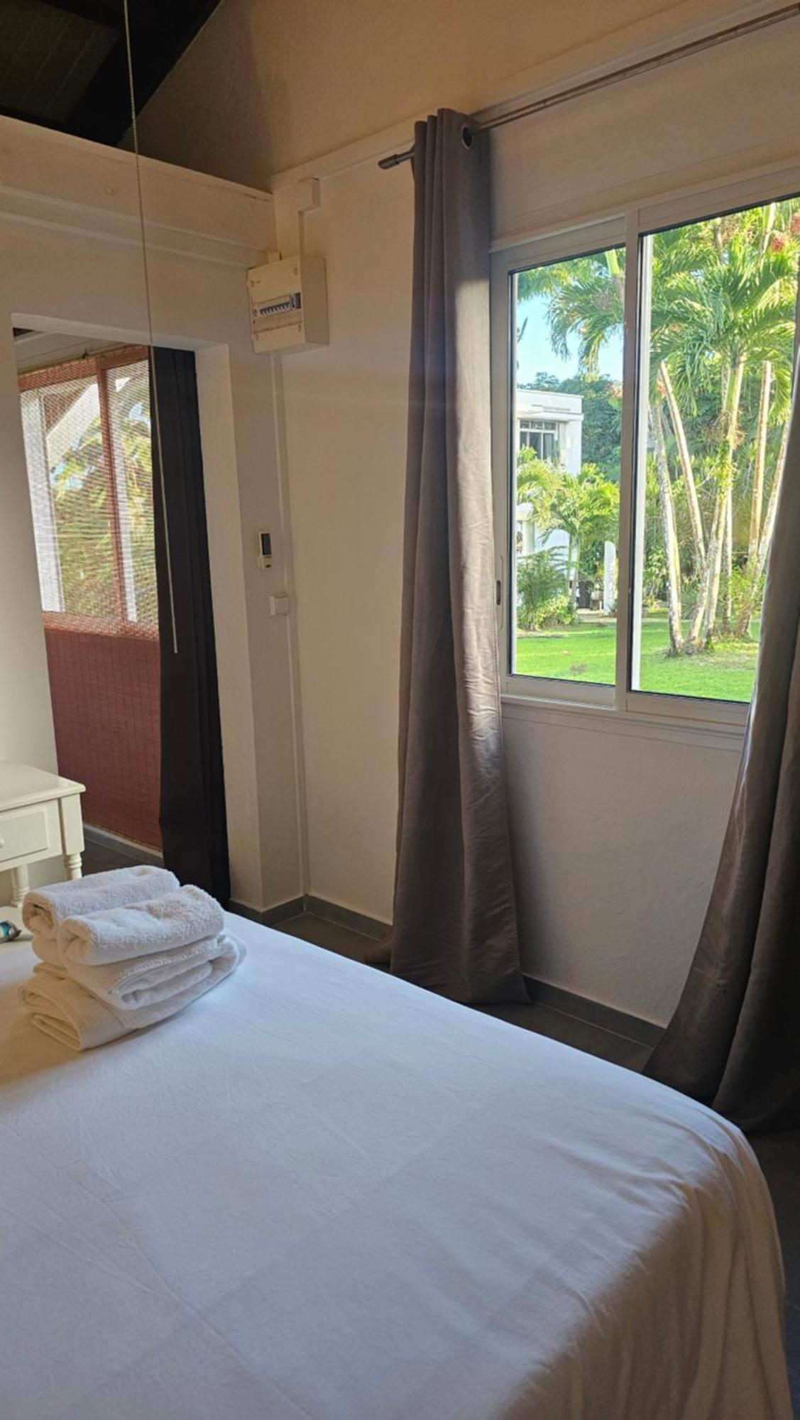 Habitation Villa Les Cassias เปอตีต์-บูร์ก ภายนอก รูปภาพ