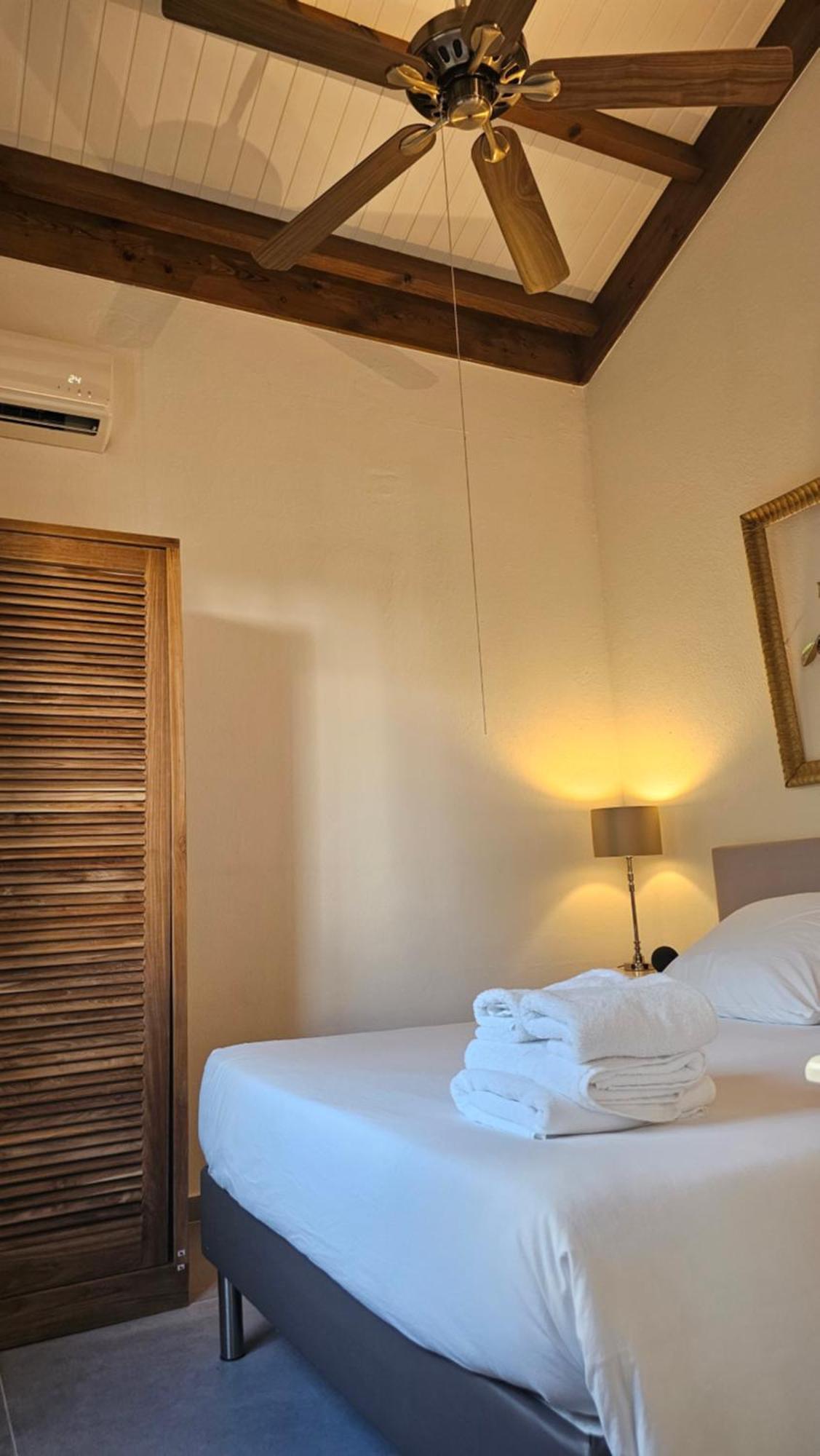 Habitation Villa Les Cassias เปอตีต์-บูร์ก ภายนอก รูปภาพ
