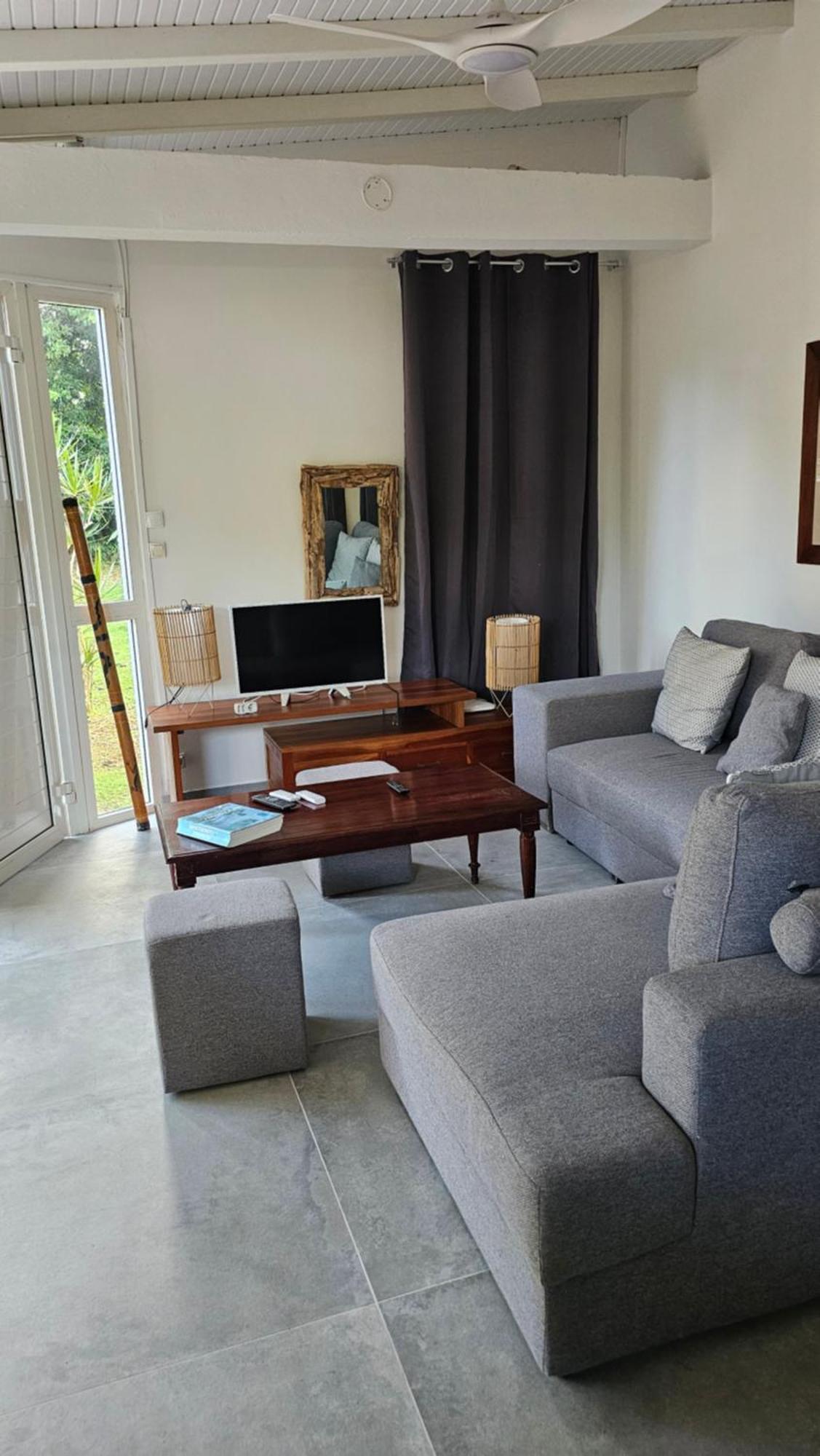 Habitation Villa Les Cassias เปอตีต์-บูร์ก ภายนอก รูปภาพ
